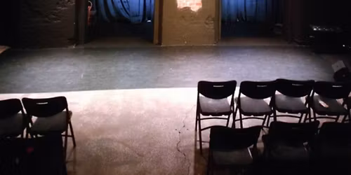 \u0141\u00f3d\u017a: Lokatorzy z Za\u015bwiat\u00f3w \u2013 improwizowana komedia spirytystyczna