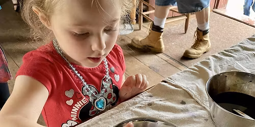 Natural Egg Dyeing in the Historical Park