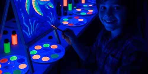 PINTA LUZ \u2013 Taller de pintura ne\u00f3n para ni\u00f1os y familias