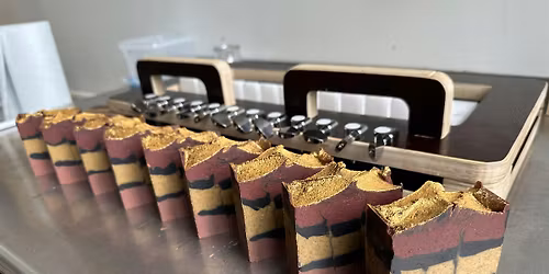 Art of Cold Process Soap-making : Masterclass for beginners