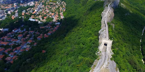 \u041f\u0440\u0430\u0437\u043d\u0438\u043a \u0432 \u041f\u0440\u043e\u0432\u0430\u0434\u0438\u044f