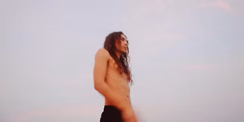 Ivor Martini\u0107 i Guillermo Miranda: DRAMA O MLADI\u0106U KOJI NE ZNA PLIVATI