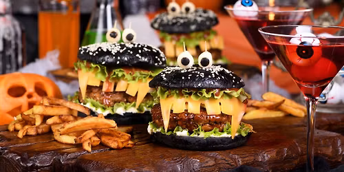 Halloween Buffet: D\u1ea1 ti\u1ec7c \u00c1nh tr\u0103ng