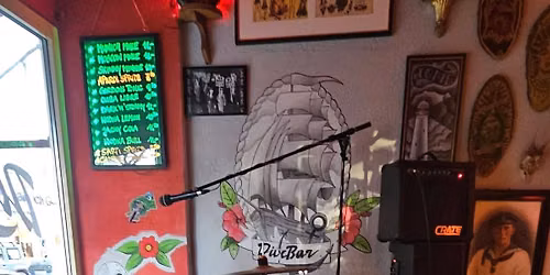 Titus Waldenfels, Michael Reiserer & Special Guest @ Dive Bar M\u00fcnchen