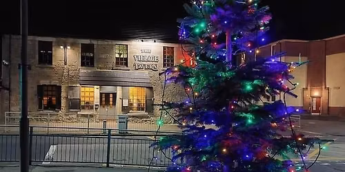 Duntocher Community Christmas Tree Light Switch On 