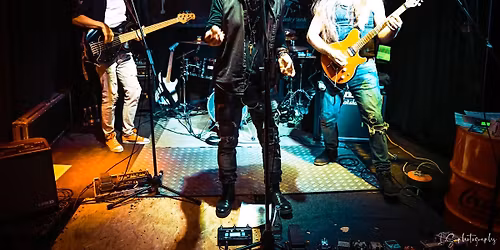 Przed\u015bwi\u0105teczne szale\u0144stwa Funky Tank w Gnie\u017adzie Pirat\u00f3w