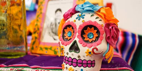 Caf\u00e9 Con Arte: Day of the Dead Ofrendas