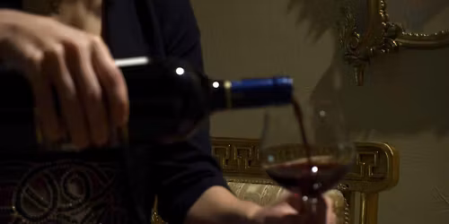 La sala della musica: concerto e aperitivo nella casa dell\u2019artista sulle colline lucchesi