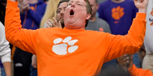 Parking Clemson Tigers at Alabama Crimson Tide Womens Basketball