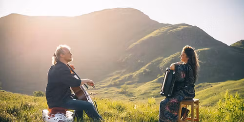 Hannah James & Toby Kuhn