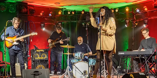 Dionne Bennett & The Pepperseeds at The Earl Haig Club Bar
