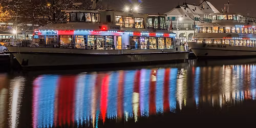 Weihnachtsschiff auf dem Thunersee