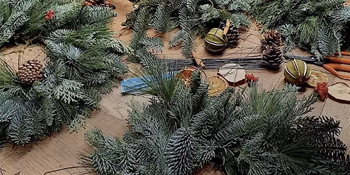 Make & Take: Holiday Wreath with 8B Flower Company