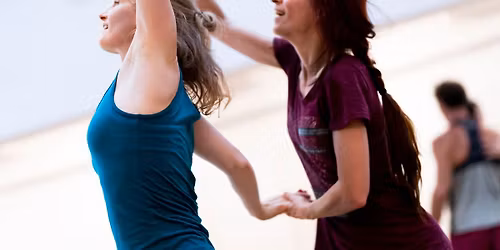 Kontakt-impro-tango d\u017eem (TANE\u010cN\u011a POHYBOV\u00dd VE\u010cER)