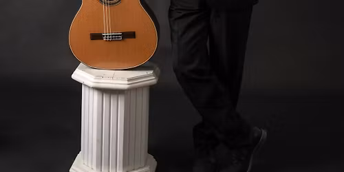 Live Music with Alfredo Muro