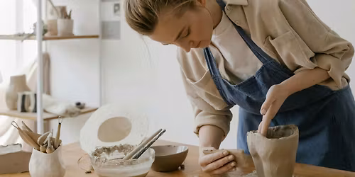 Einf\u00fchrung ins T\u00f6pfern und Keramik - Geschirr und Deko selbermachen