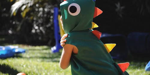 Wigglesaurus Storytime with Ms. Sharon | La hora del cuento con Wigglesaurus y la Sra. Sharon