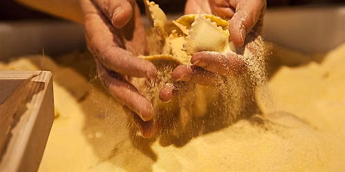 MANI IN PASTA - RAVIOLI