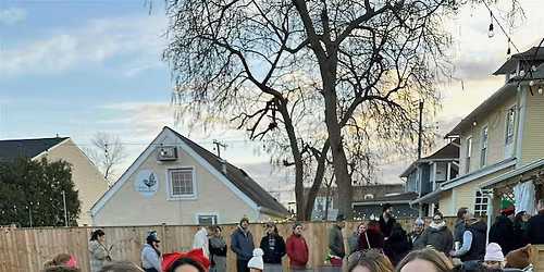 Gustave March\u00e9 de No\u00ebl Gift Market