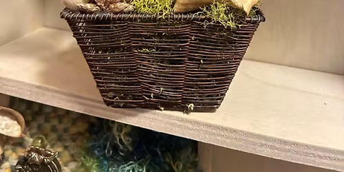 Whimsical miniature nature arrangements workshop