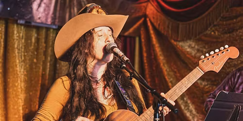 Lindsay Beaver | Lone Star Court & Water Trough | Domain Dr , TX