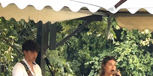 LIVE MUSIC AT CASTLE HOUSE