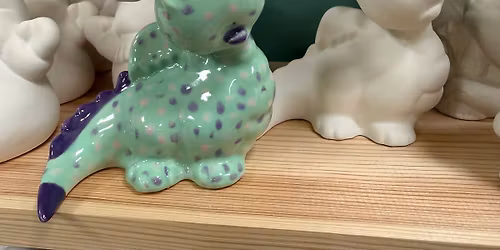 Adult workshop ceramic session