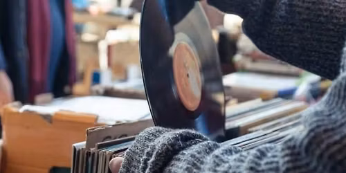 ZENEI V\u00c1S\u00c1R | NOV 15 | D14 a lel\u0151hely