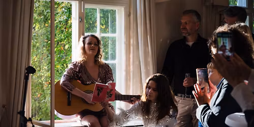 B\u00f3kakynning \u00ed G\u00e6\u00f0astundum