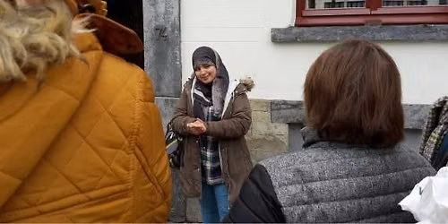 Twee (t)huizen, \u00e9\u00e9n gids wandeling met Rihab