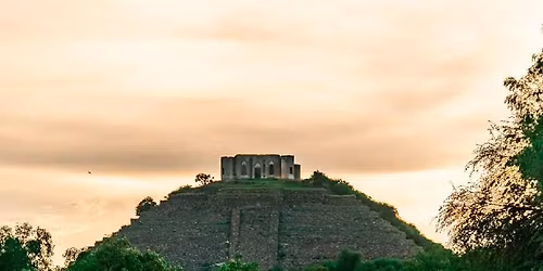 El esplendor Otomi: Zona arqueol\u00f3gica del Cerrito, Cerro de las Campanas y Queretaro Centro