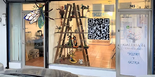 Introducci\u00f3n a tintas al alcohol t\u00e9cnica impartida por la artista pl\u00e1stica Ana Pagaza.