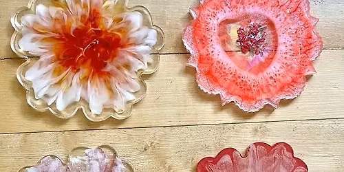 Beginner-Friendly Resin Art - Explore epoxy resin art through pours, color blending, and creativity!