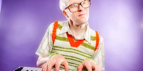Robert White: \u2018THAT\u2019 Gay Autistic Keyboard Tanktop Comedy Guy!
