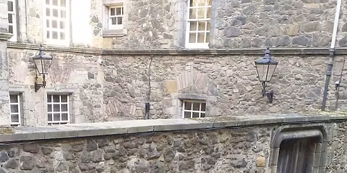 Women's History Tour - from castle to palace (3 hours)