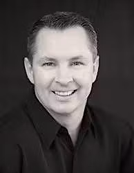 Sat Nov 8 Paul Gilligan @  Giggles Comedy Club@ Prince