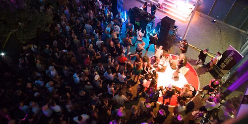 OpenAir-Rave im Museumskarree