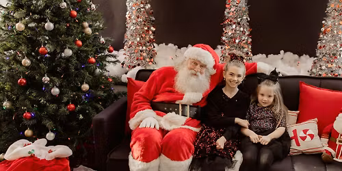 Complimentary Family Photos with Santa 