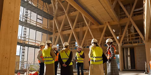 Eesti Loodusmuuseum Kalamaja p\u00e4evadel: kuraatorituur uues loodusmuuseumis