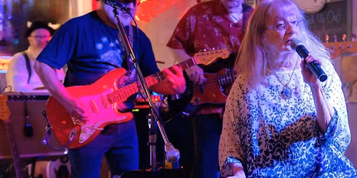 XcentriX Happily Returns To Folly's Draft & Snack!