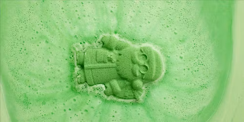 Lush Stirling - Father Christmas Bath Bomb Making