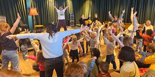 Barnas l\u00f8rdag: Yoga og lesestund