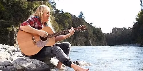 Vicky Clayton in Concert