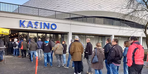 Weihnachtsb\u00f6rse f\u00fcr Schallplatten und CDs mit Film- und kleinem Comicbereich in der Jahrhunderthalle