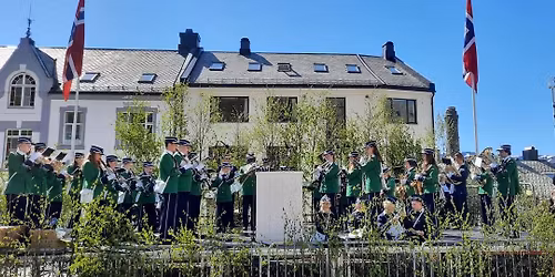 \ud83c\uddf3\ud83c\uddf4Bli med p\u00e5 17. mai-feiring i Larsg\u00e5rden!\ud83c\uddf3\ud83c\uddf4