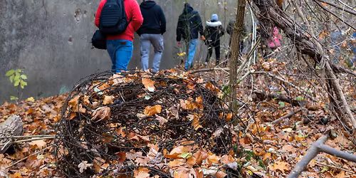 Spacer dla mi\u0142o\u015bnik\u00f3w fortyfikacji po Forcie III w Pomiech\u00f3wku - z przewodnikiem