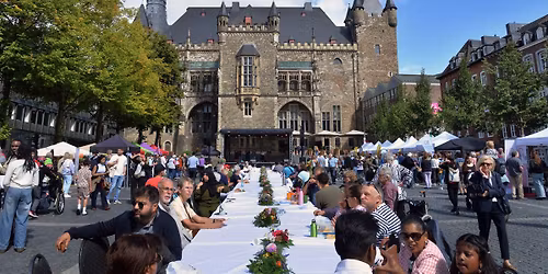 Lange Tafel der Vielfalt