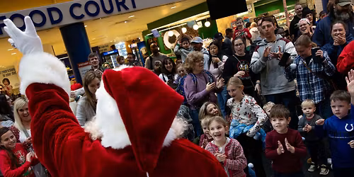 Santa's BIG Snowball Fight