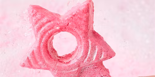 Making SNOW FAIRY WAND bubble bar at LUSH COSMETICS POOLE