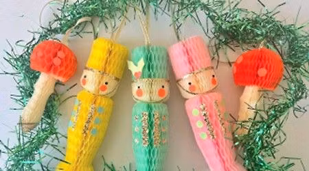 Engage Extra: Christmas crafting for adults -  Make a Honeycomb Paper Ornament at #HuntingdonLibrary